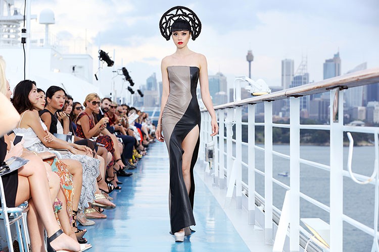 Ngam san catwalk giua dai duong tai Sydney cua Jessica Minh Anh-Hinh-10